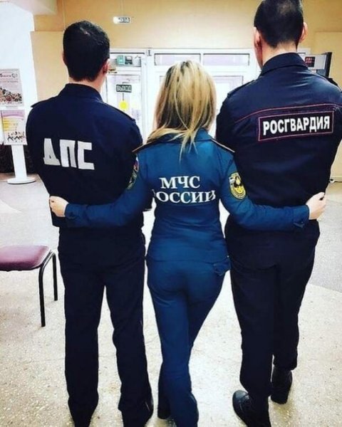 Девушки в форме МЧС