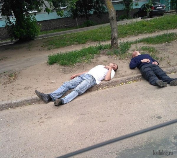 Разрисованные пьяные девушки