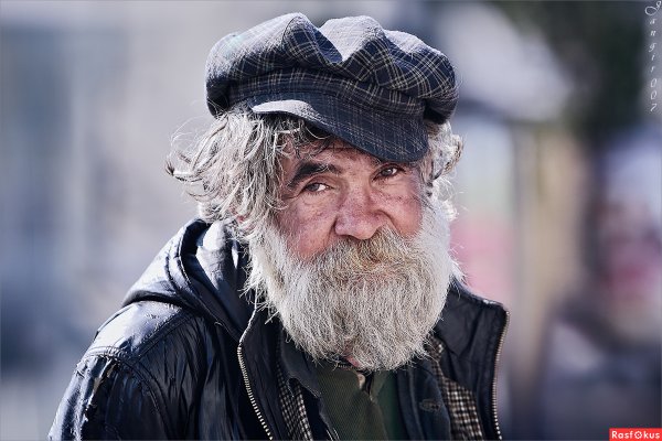 Старый дед
