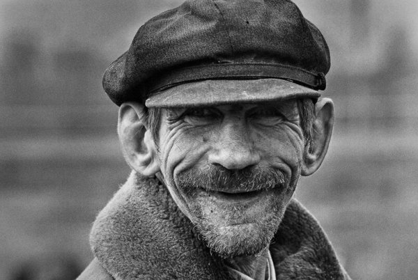 Дед в кепке