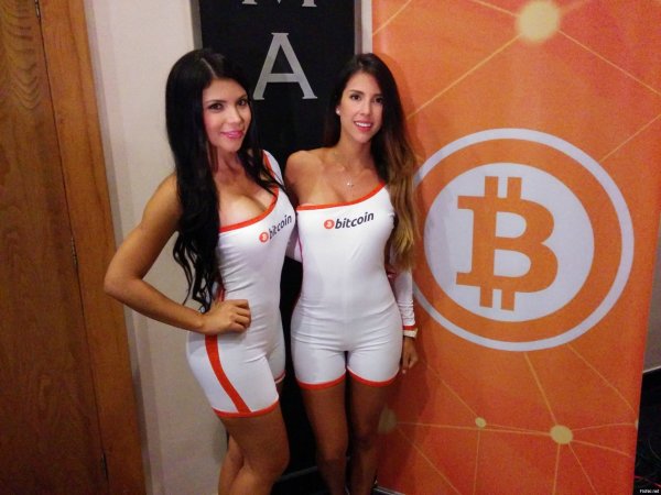 Биткоин и красивые девушки