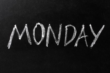 Monday надпись