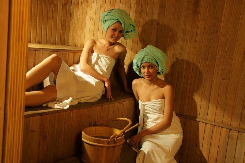 Хорошо после бани. Женская баня. Поход в сауну. Фотосессия в бане. Баня в походе.