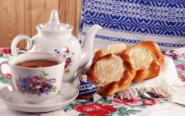 Чаепитие с булочками