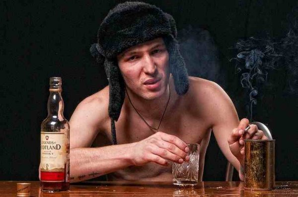 Алкоголик в ушанке