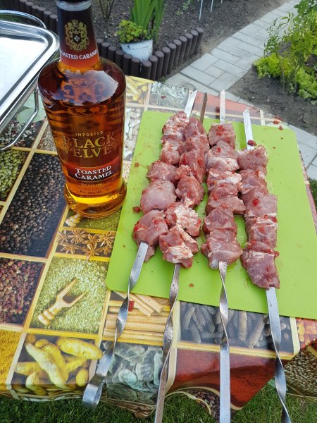 Шашлыки на даче летом