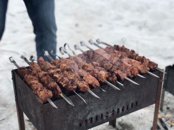 Шашлык зимой на природе