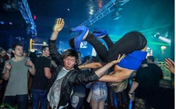 Девчонки на вечеринке