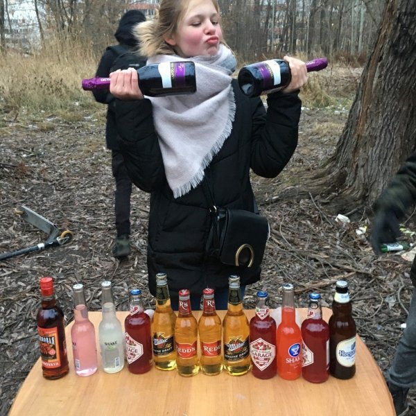 Четыре пьяных девушки