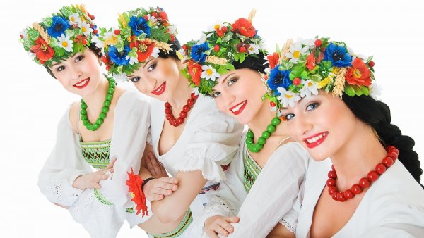 Украинка в национальном костюме