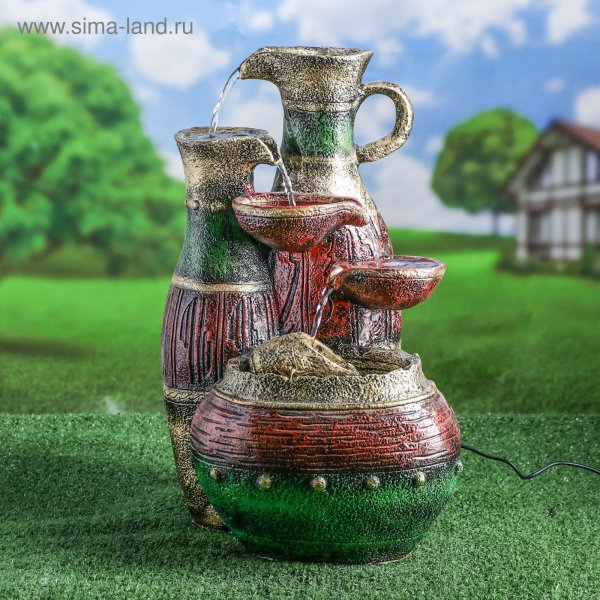 Разноцветные керамические кувшины