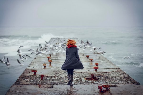 Осень море девушка