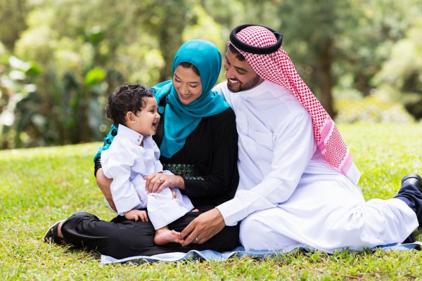 Счастливая мусульманская семья