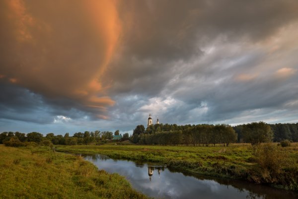 Пейзаж пасмурное утро