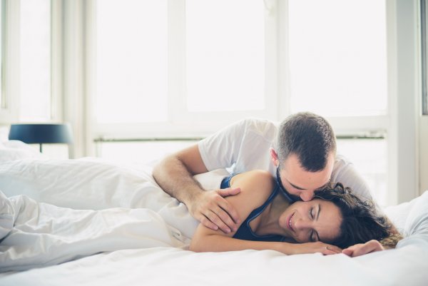 Утро с любимой в постели
