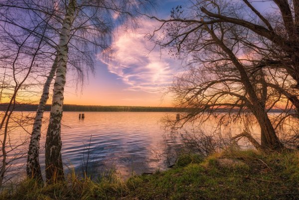 Весенний рассвет на озере