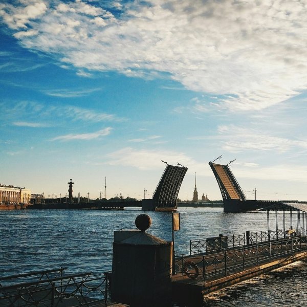 Утро в Петербурге
