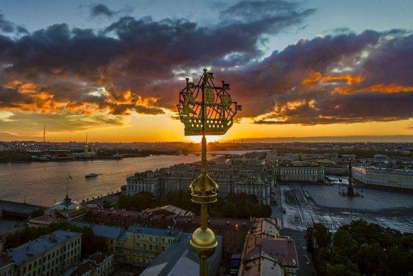 Питер шпиль Адмиралтейства лето