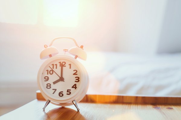 Картинка утро будильник (41 фото)