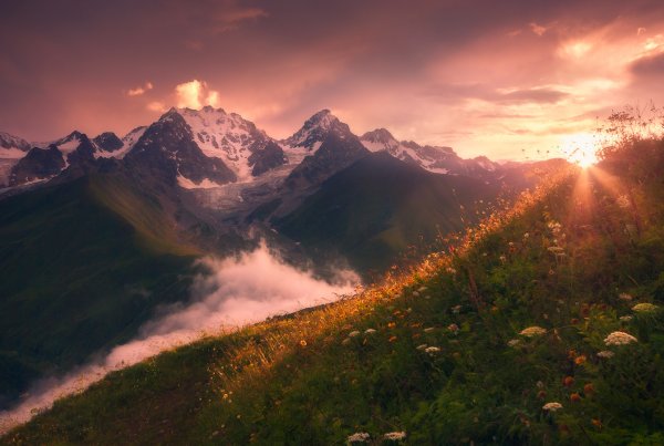 Восход в горах