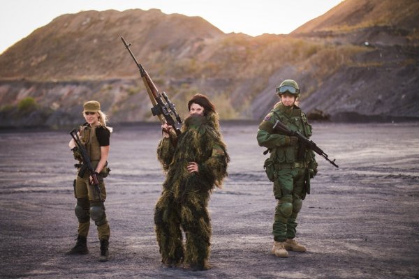 Девушки военные в Новороссии