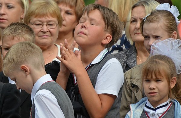 Хмурые школьники утром
