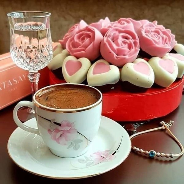 Кофе в розовых тонах