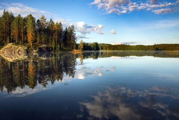 Озеро днем