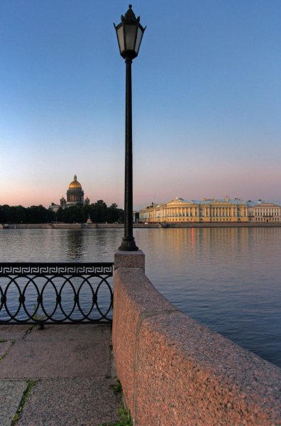 Раннее утро в Петербурге