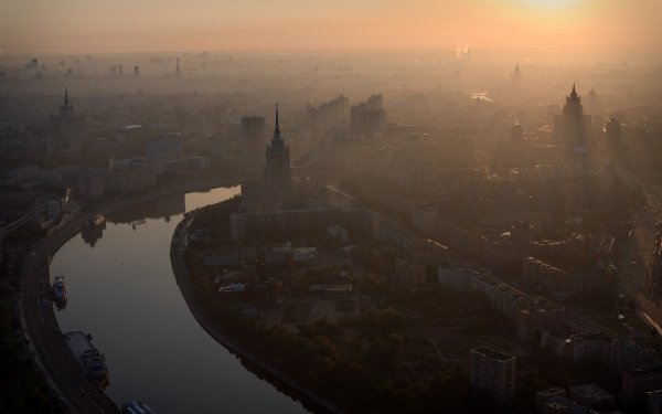 Утро на Москве реке