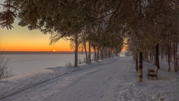 Кольский полуостров зимой солнце
