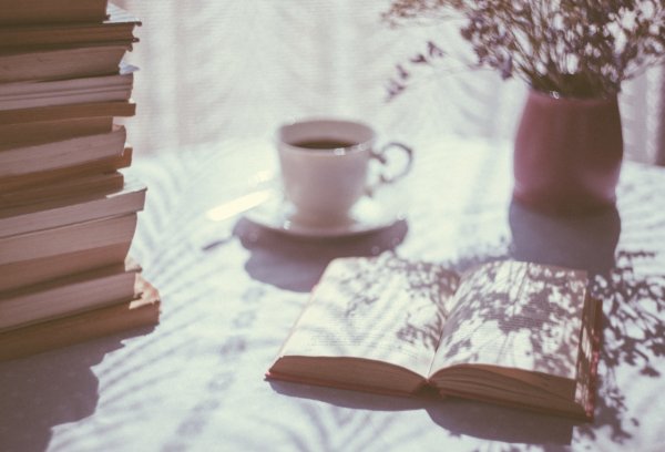 Эстетичный фон книги