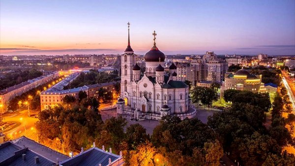 Улица Кирова ночью Воронеж