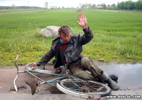 Пьяный упал с велосипеда