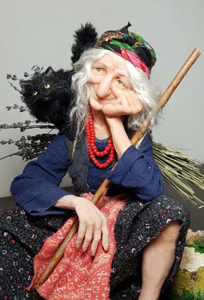 Бабка Ежка костяная ножка