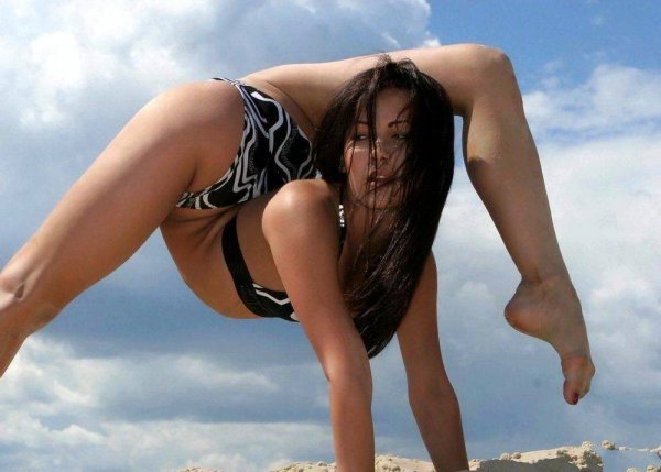 Женщина снизу