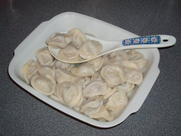 Сваренные пельмешки