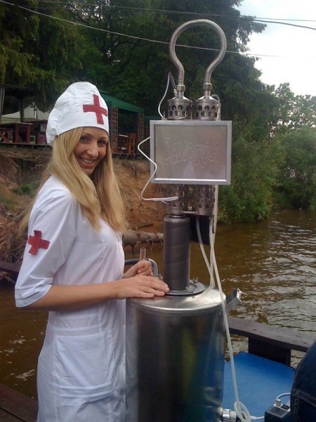 Смешной самогонный аппарат