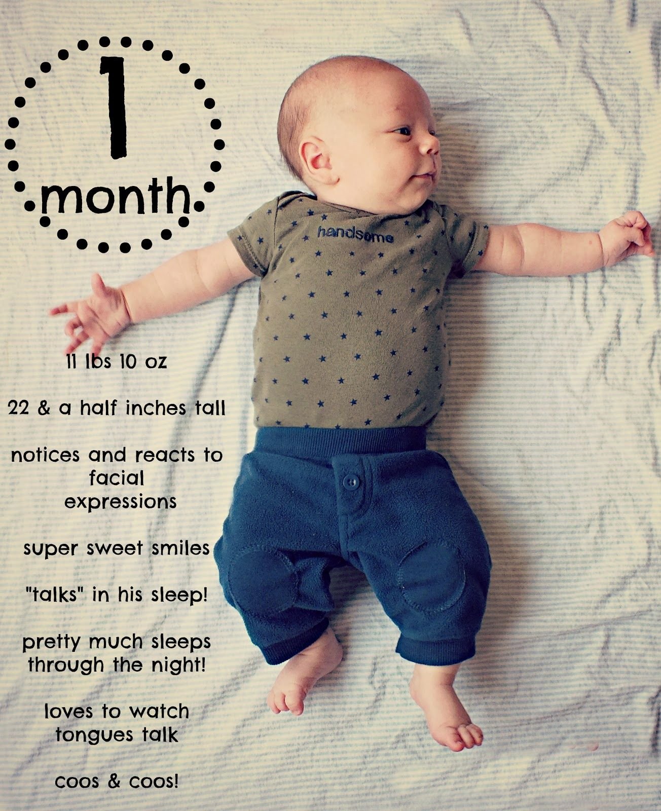 С месяцем малыша мальчика. Фотосессия на первый месяц малыша. Поздравление с 1 месяцем. 1 Месяц ребенку поздравления. С 1 месяцами мальчика.