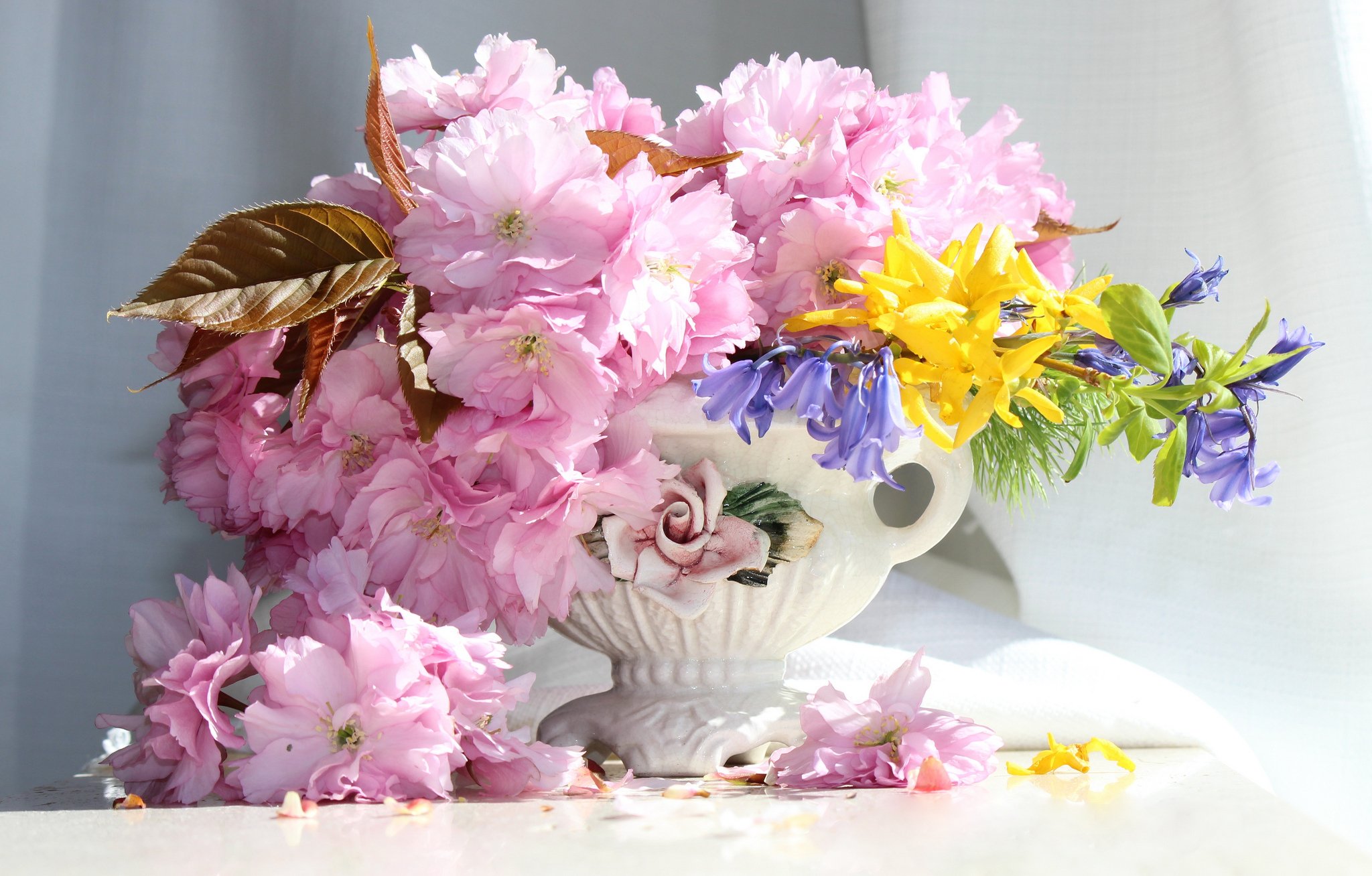 Доброго дня нежные цветы. Красивый нежный букет. Красивый букет в вазе. Нежные весенние цветы. Красивый весенний букет.