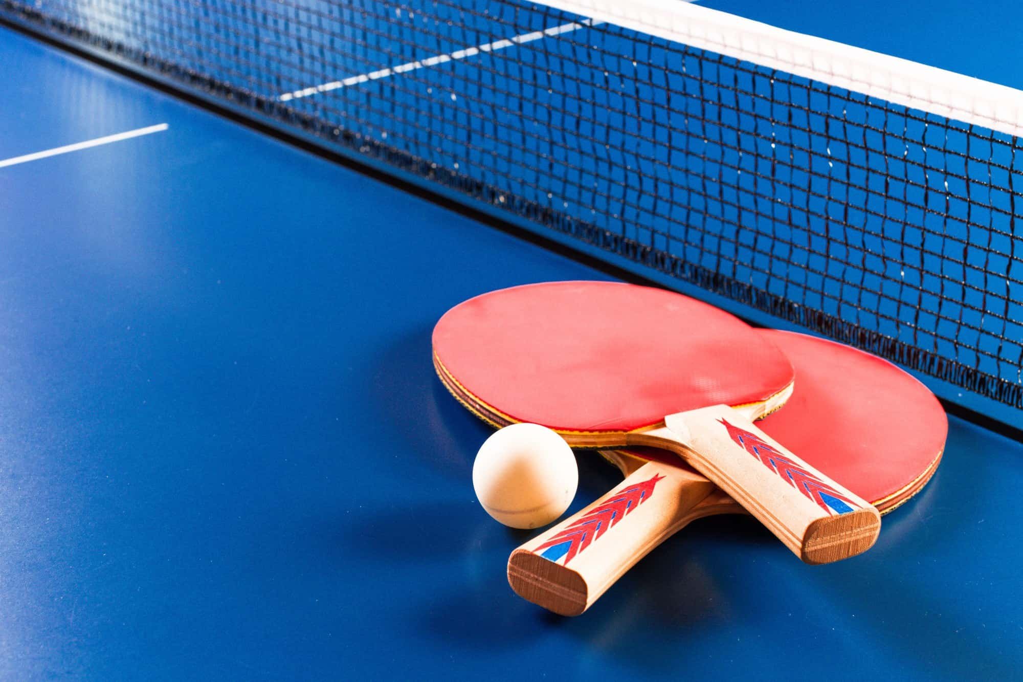 Чем отличается настольный теннис от пинг понга. Пинг-понг и настольный теннис. Тейбл теннис. Натольны йтенис. Спорт настольный теннис.