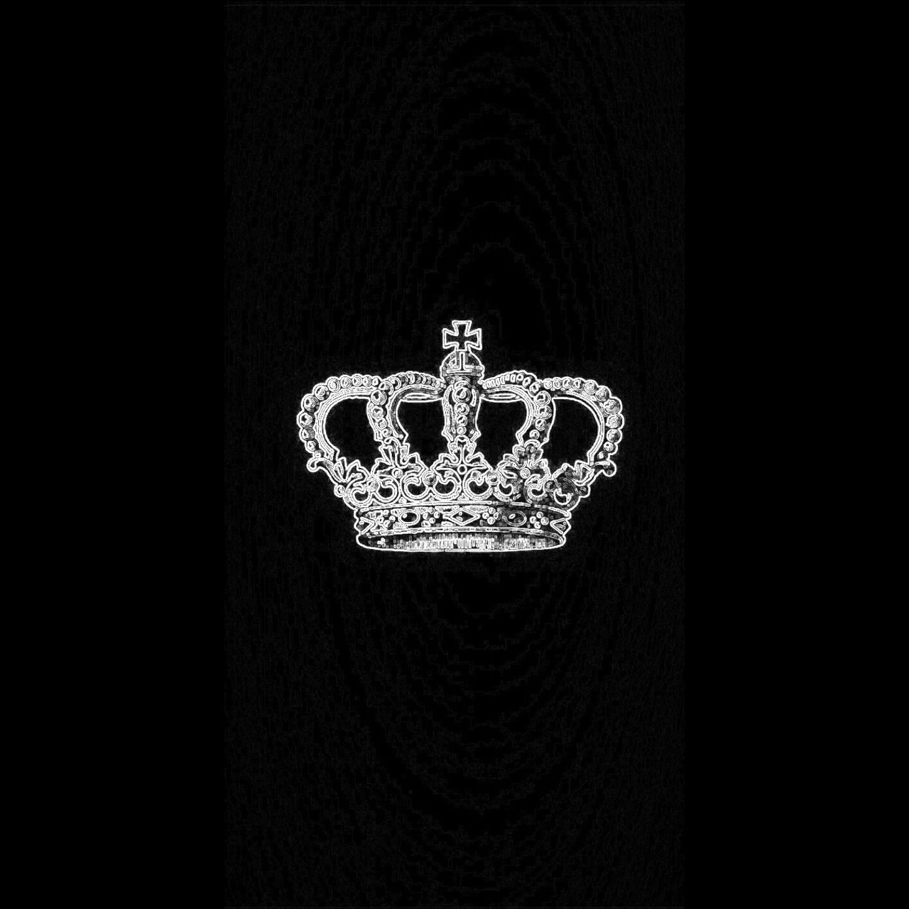 Белая корона на черном фоне