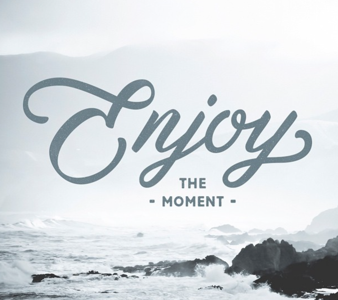 How to enjoy best. Enjoy the moment. Moments надпись. Леттеринг enjoy. Надпись энджой.