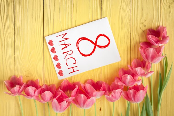 Открытка на 8 марта
