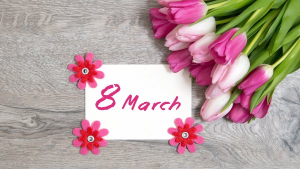 8 Марта открытка квадратная