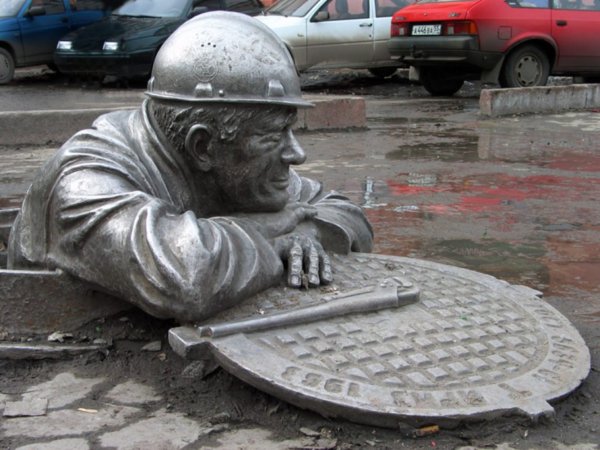 Прикольные памятники ЖКХ