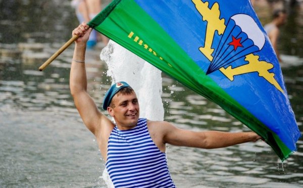 Флаг ВДВ «десантура»