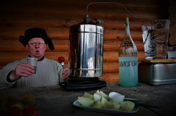 Самогонный аппарат Самогонщики