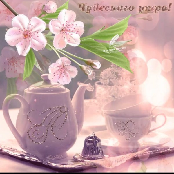 Весенние цветы в вазе