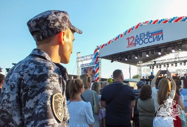 С праздником внутренних войск